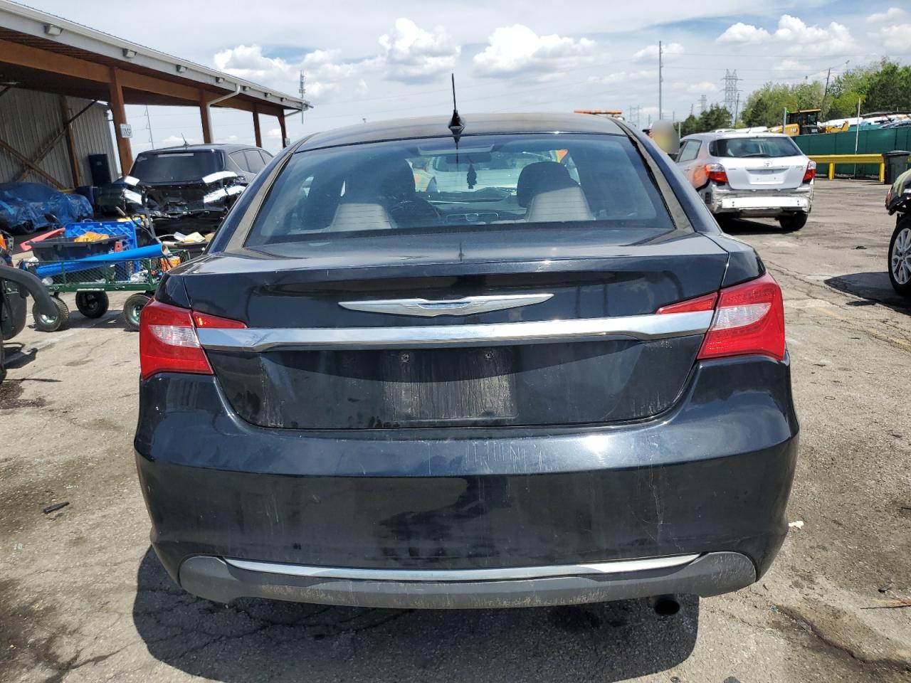 2014 Chrysler 200 Lx - Фото 6