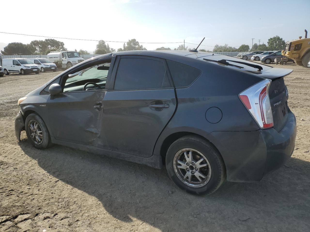 2014 Toyota Prius - Image 2