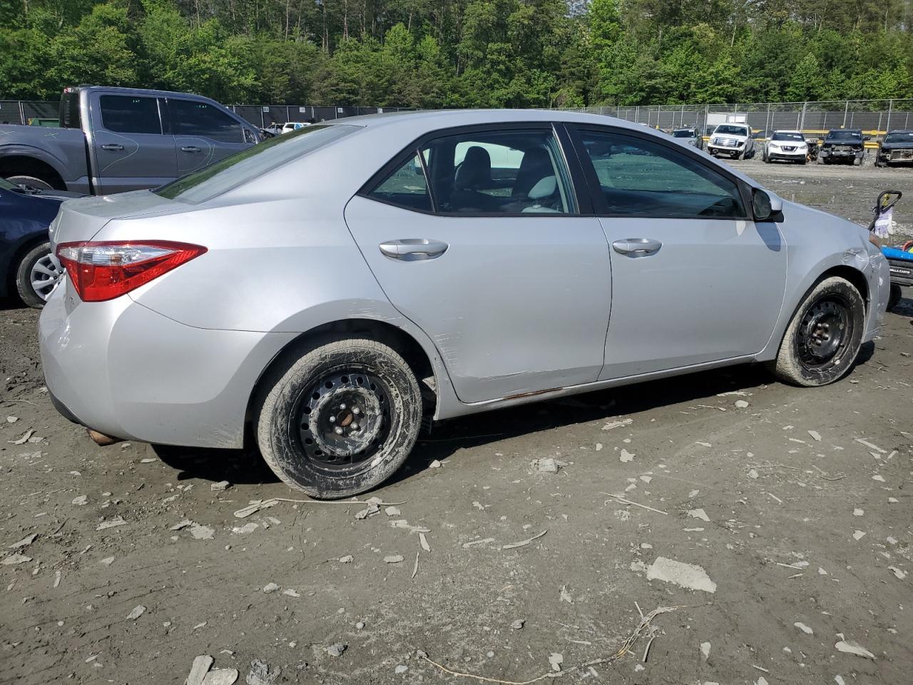 2015 Toyota Corolla L - Фото 3