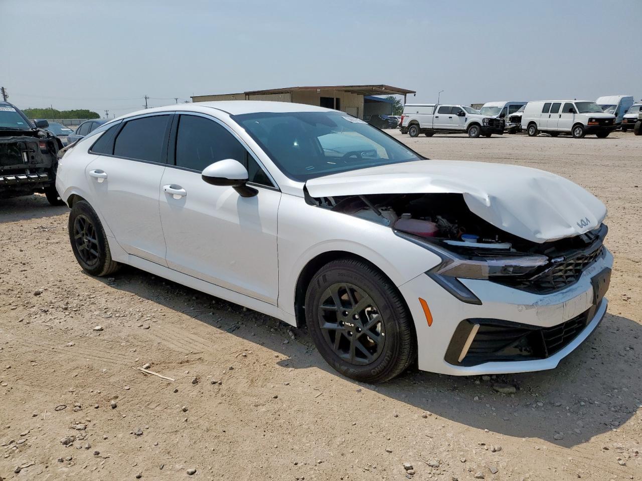 2025 Kia K5 Lxs - Image 4