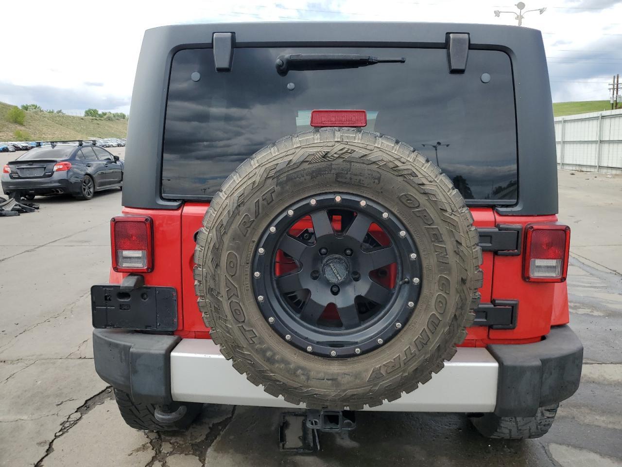 2014 Jeep Wrangler Unlimited Sahara - Image 6