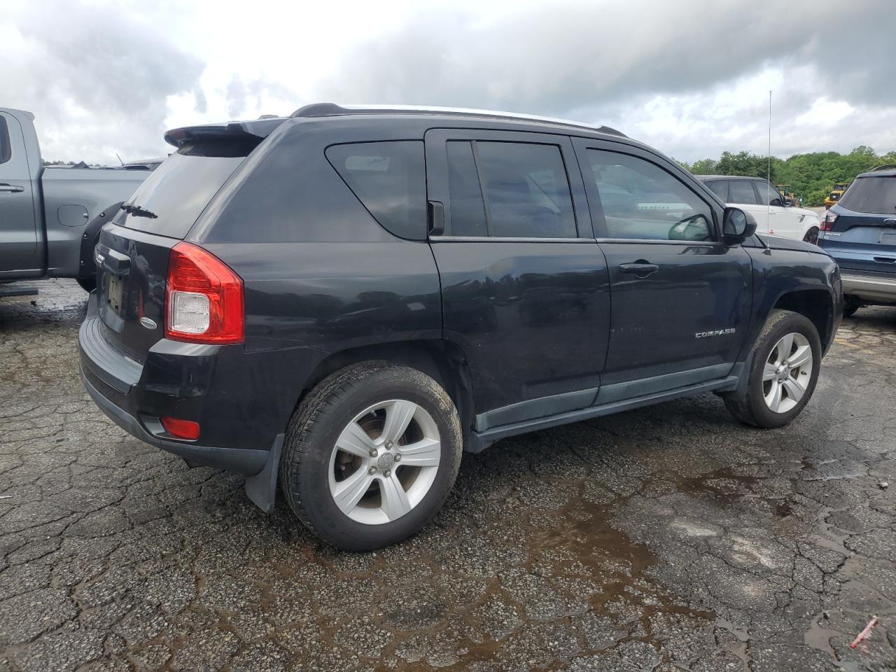 2011 Jeep Compass Sport - Фото 3