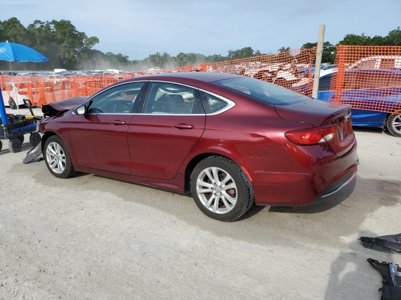 2015 Chrysler 200 Limited - Фото 2