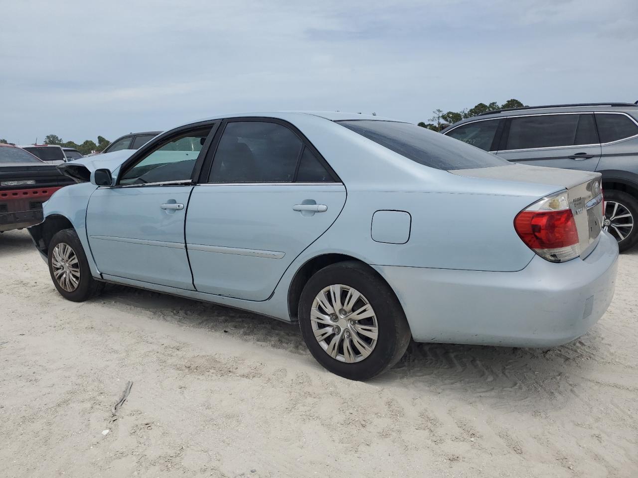 2005 Toyota Camry Le - Фото 2