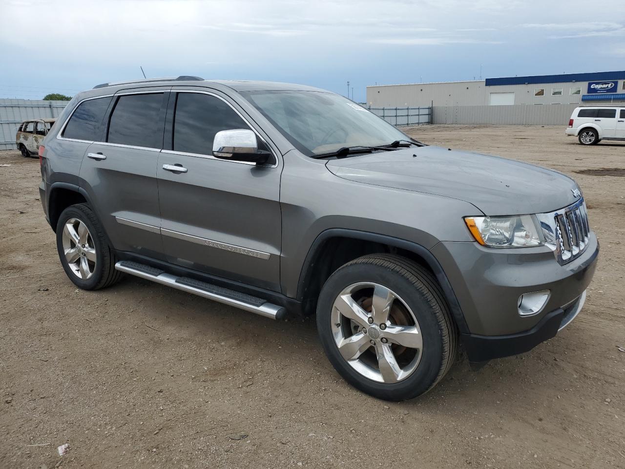 2011 Jeep Grand Cherokee Overland - Image 4