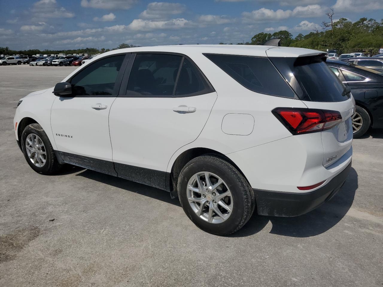 2024 Chevrolet Equinox Ls - Image 2