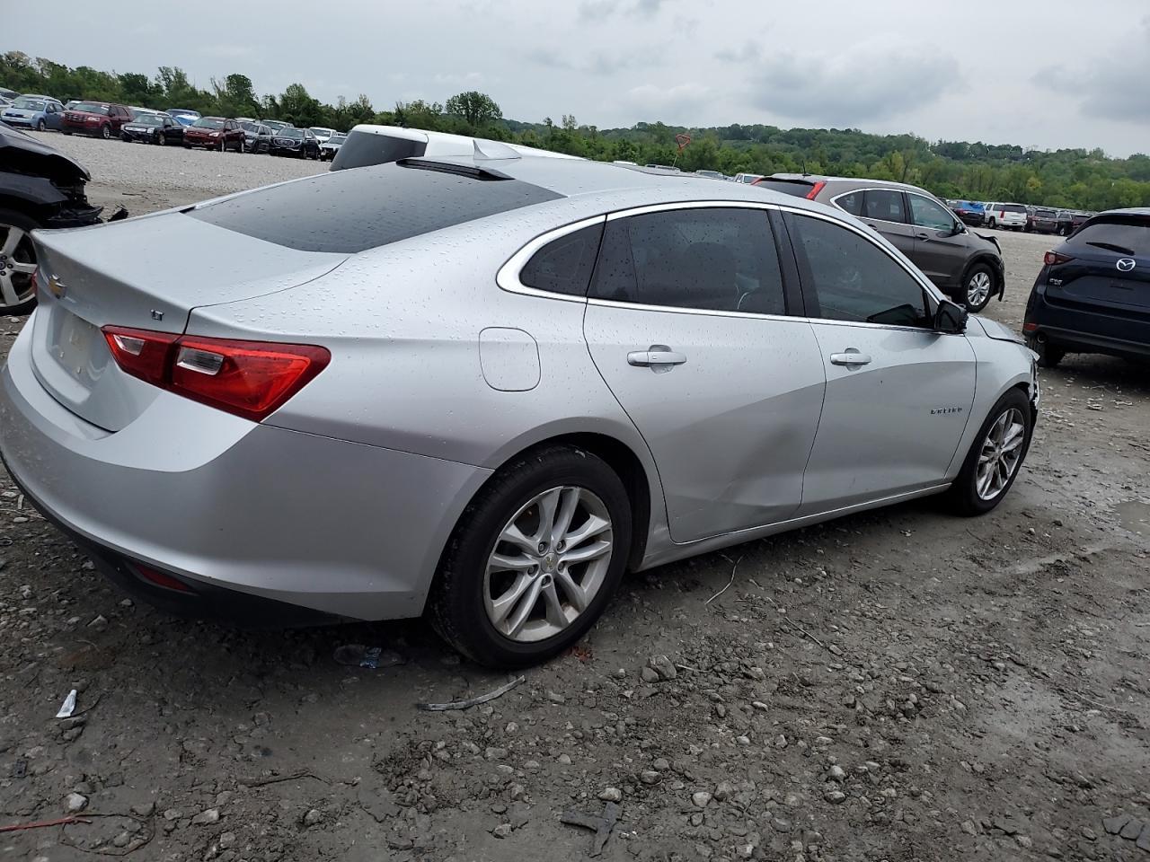 2018 Chevrolet Malibu Lt - Image 3