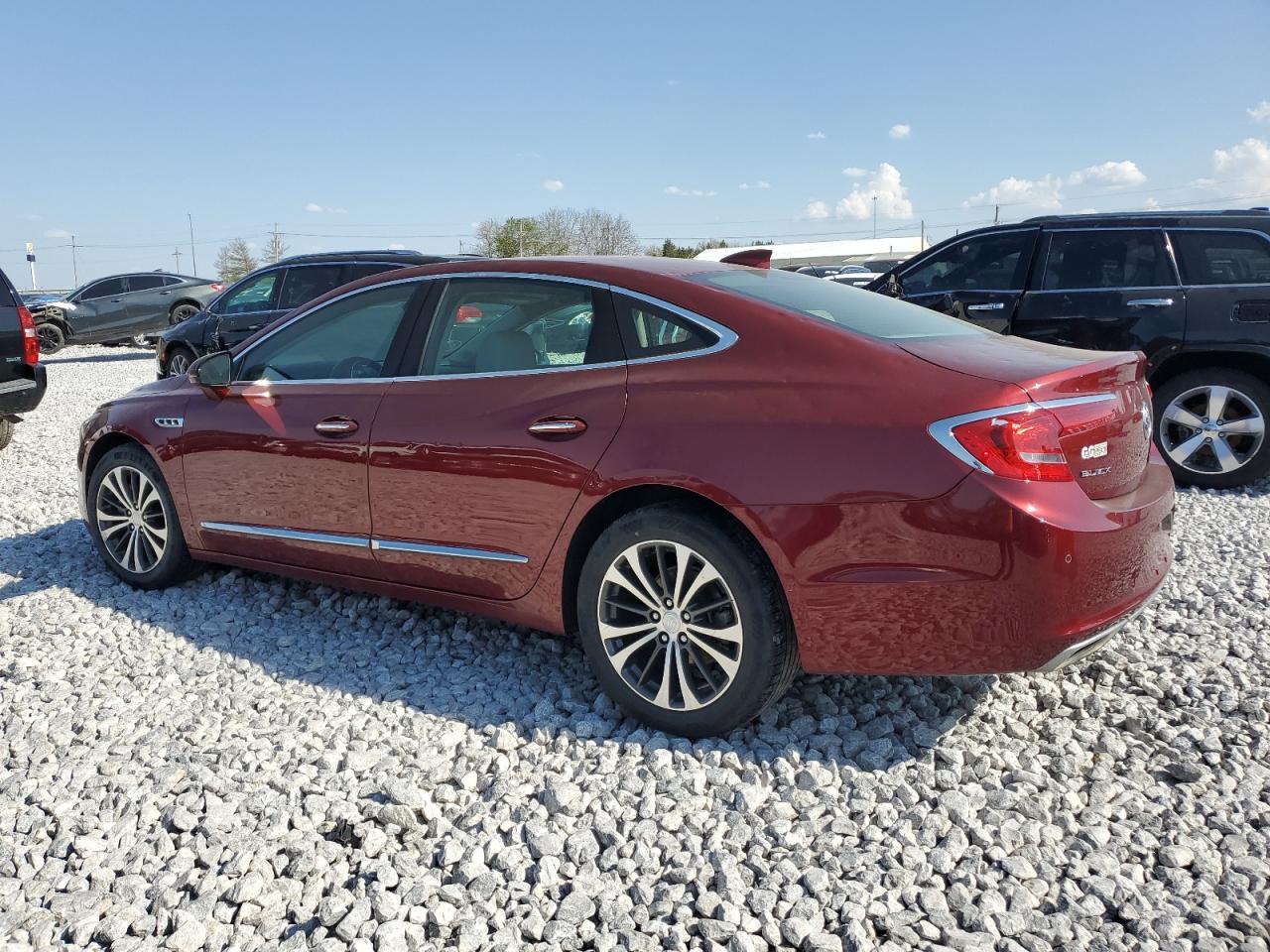 2017 Buick Lacrosse Essence - Image 2