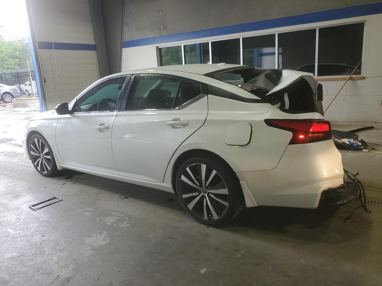 2020 Nissan Altima Sr - Фото 2