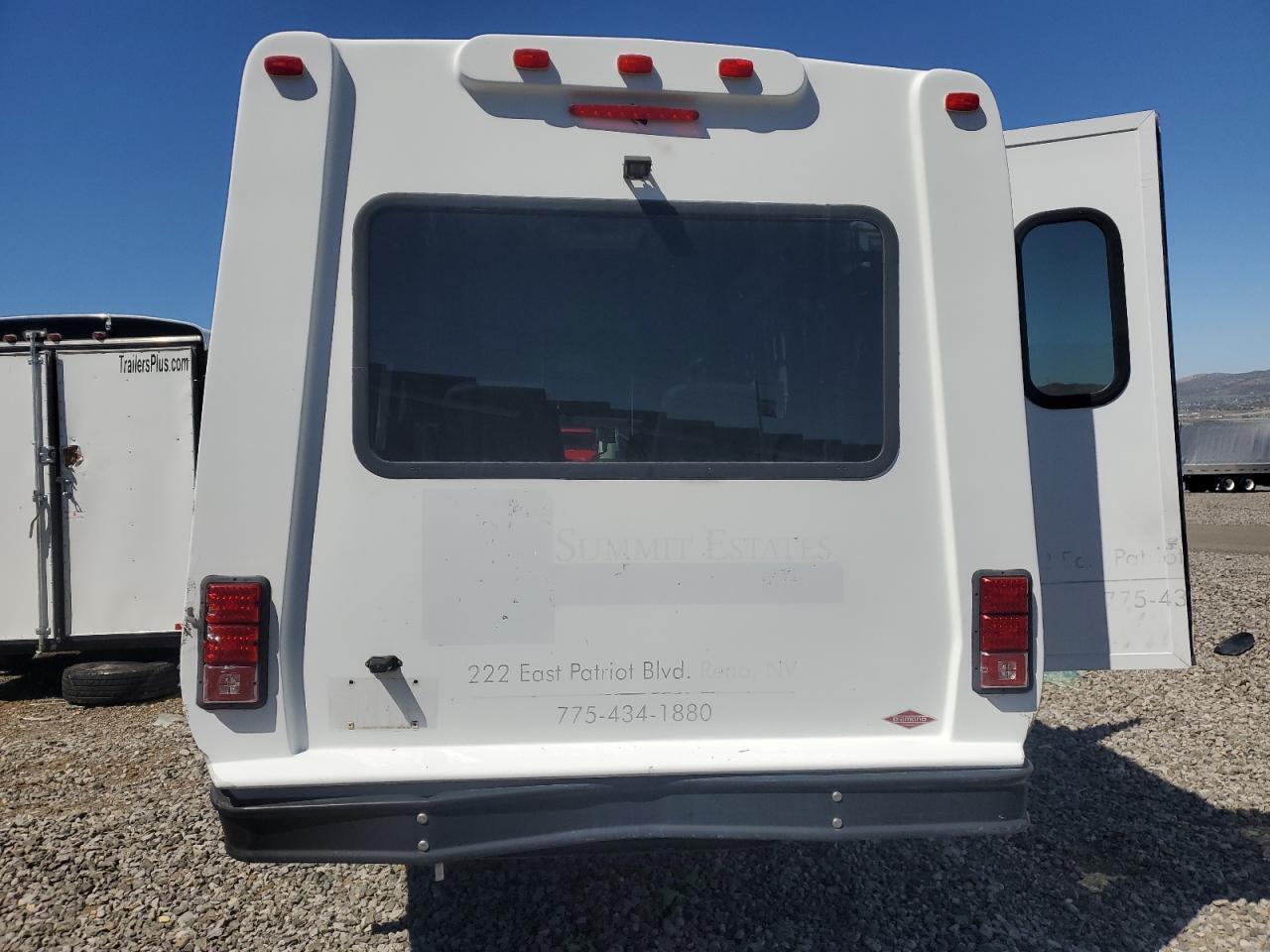 2016 Ford Econoline E350 Super Duty Cutaway Van - Image 6
