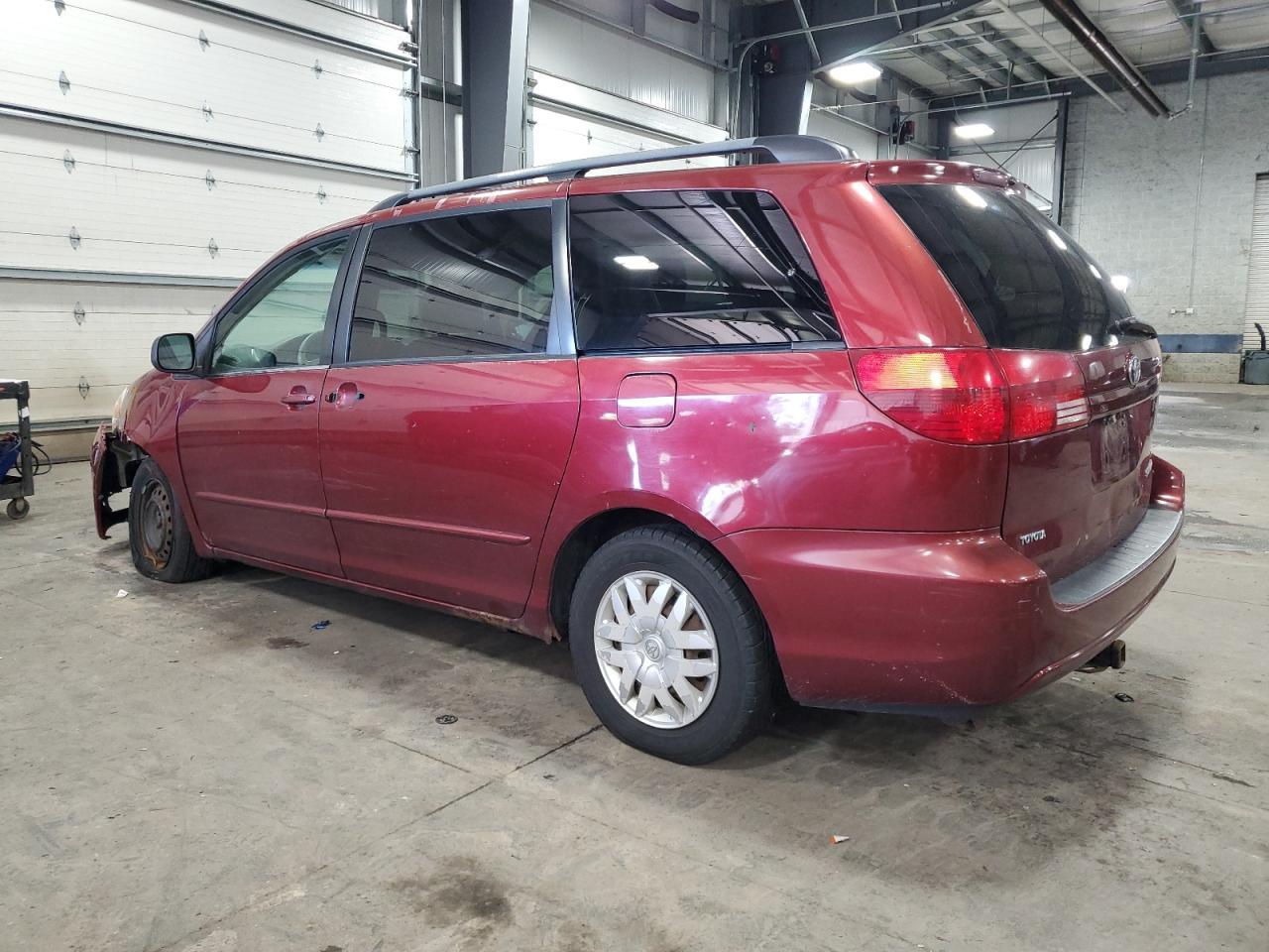 2004 Toyota Sienna Ce - Image 2