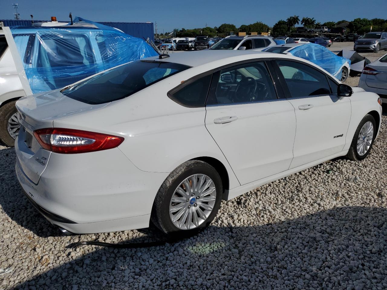 2013 Ford Fusion Se Hybrid - Image 3