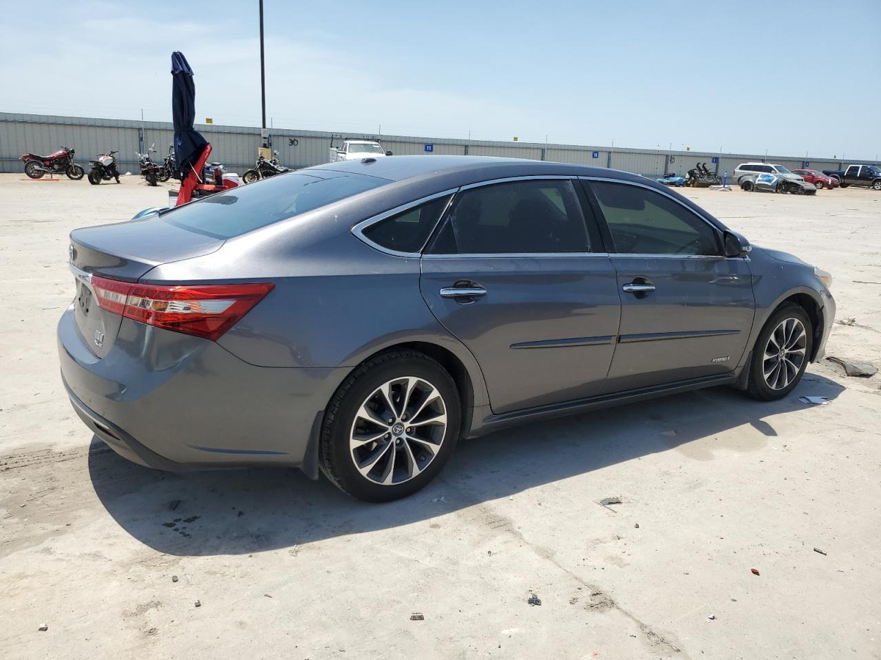 2016 Toyota Avalon Hybrid - Фото 3