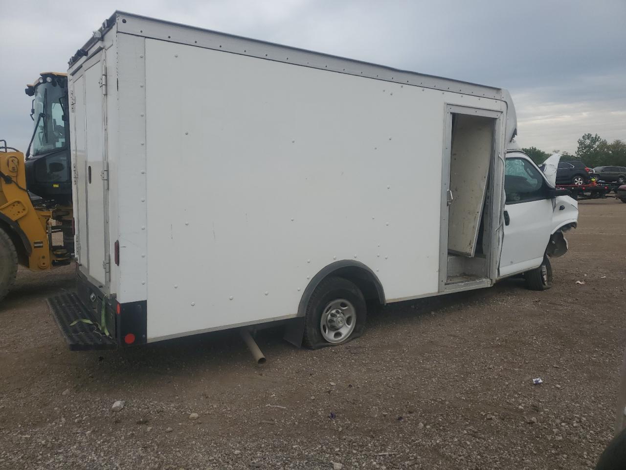 2021 Chevrolet Express G3500 - Фото 3