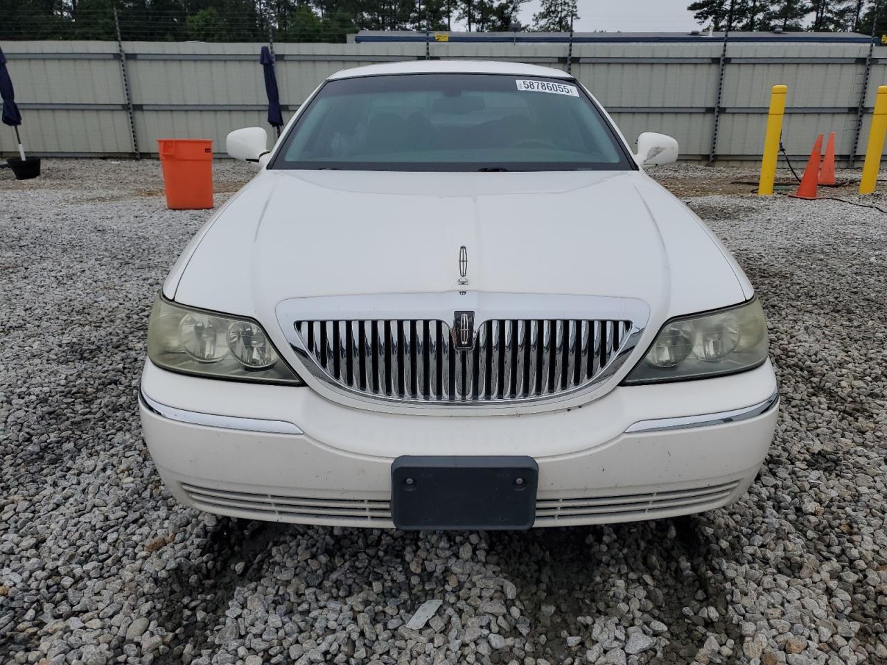 2004 Lincoln Town Car Executive - Фото 5