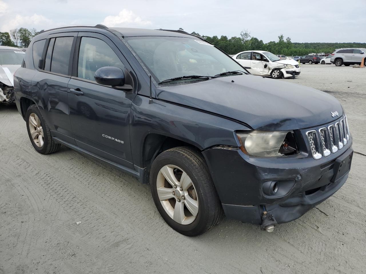 2014 Jeep Compass Latitude - Image 4