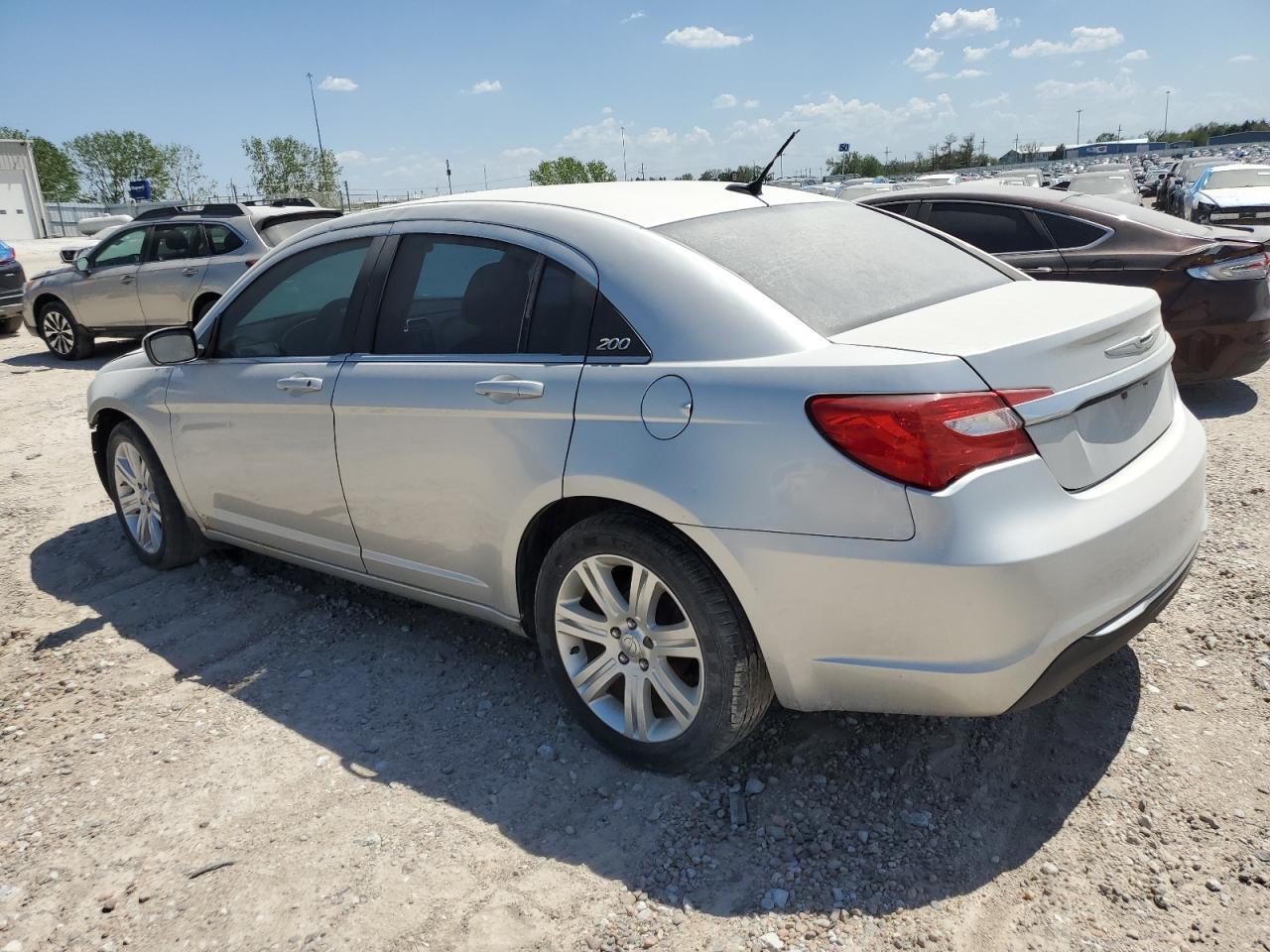2012 Chrysler 200 Touring - Image 2