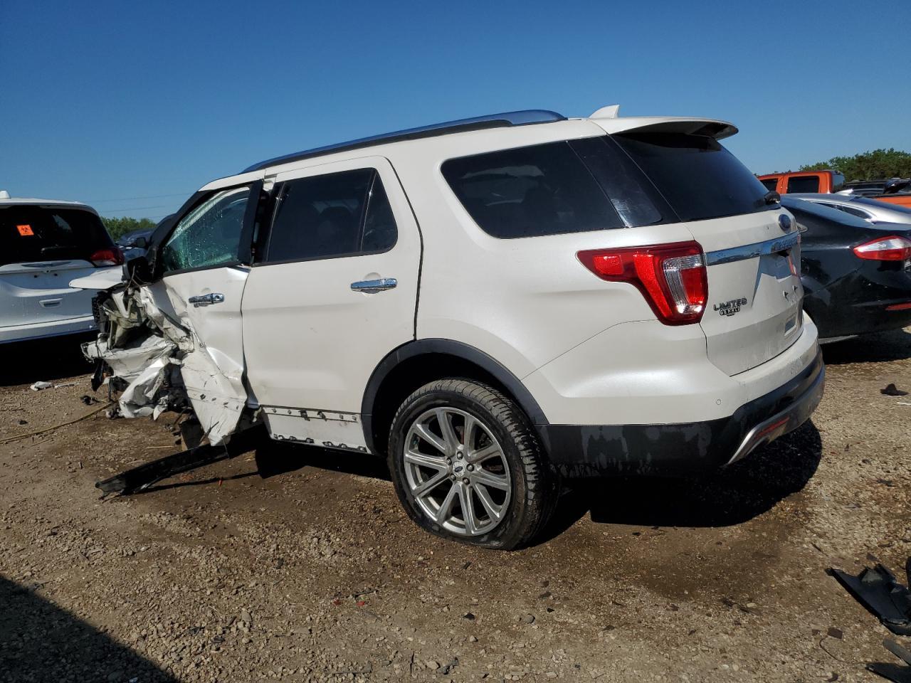 2016 Ford Explorer Limited - Image 2