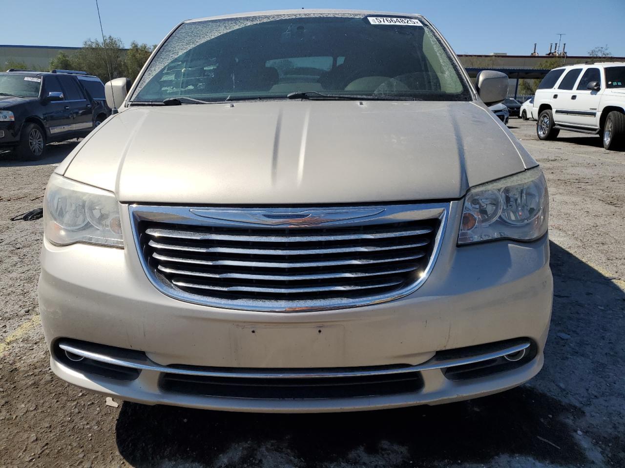 2014 Chrysler Town & Country Touring - Фото 5