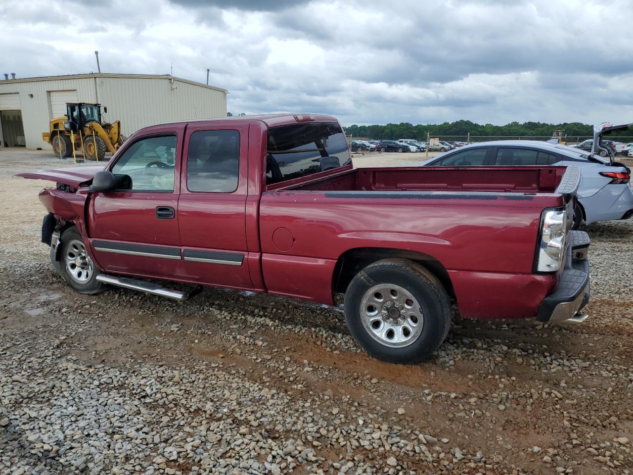 2005 Chevrolet Silverado C1500 - Image 2