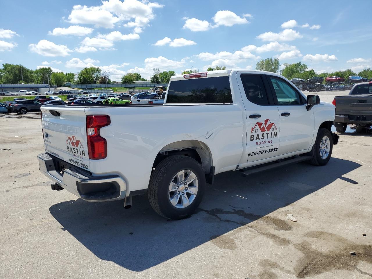 2025 Chevrolet Silverado C1500 - Фото 3
