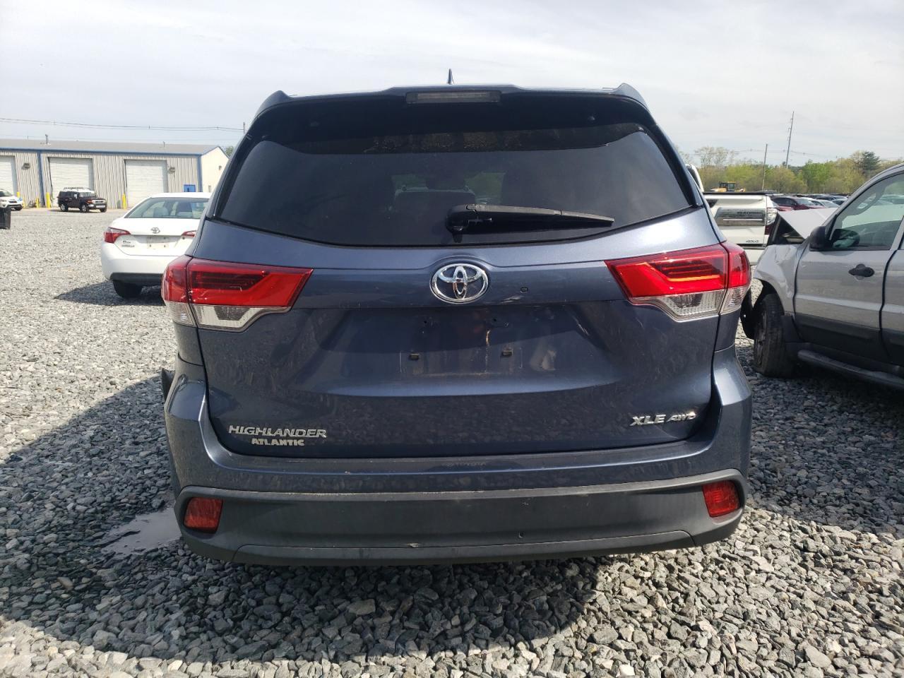 2019 Toyota Highlander Se - Image 6