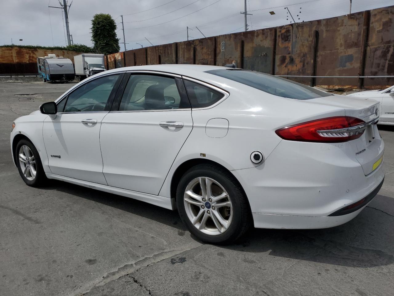 2018 Ford Fusion Se Hybrid - Image 2