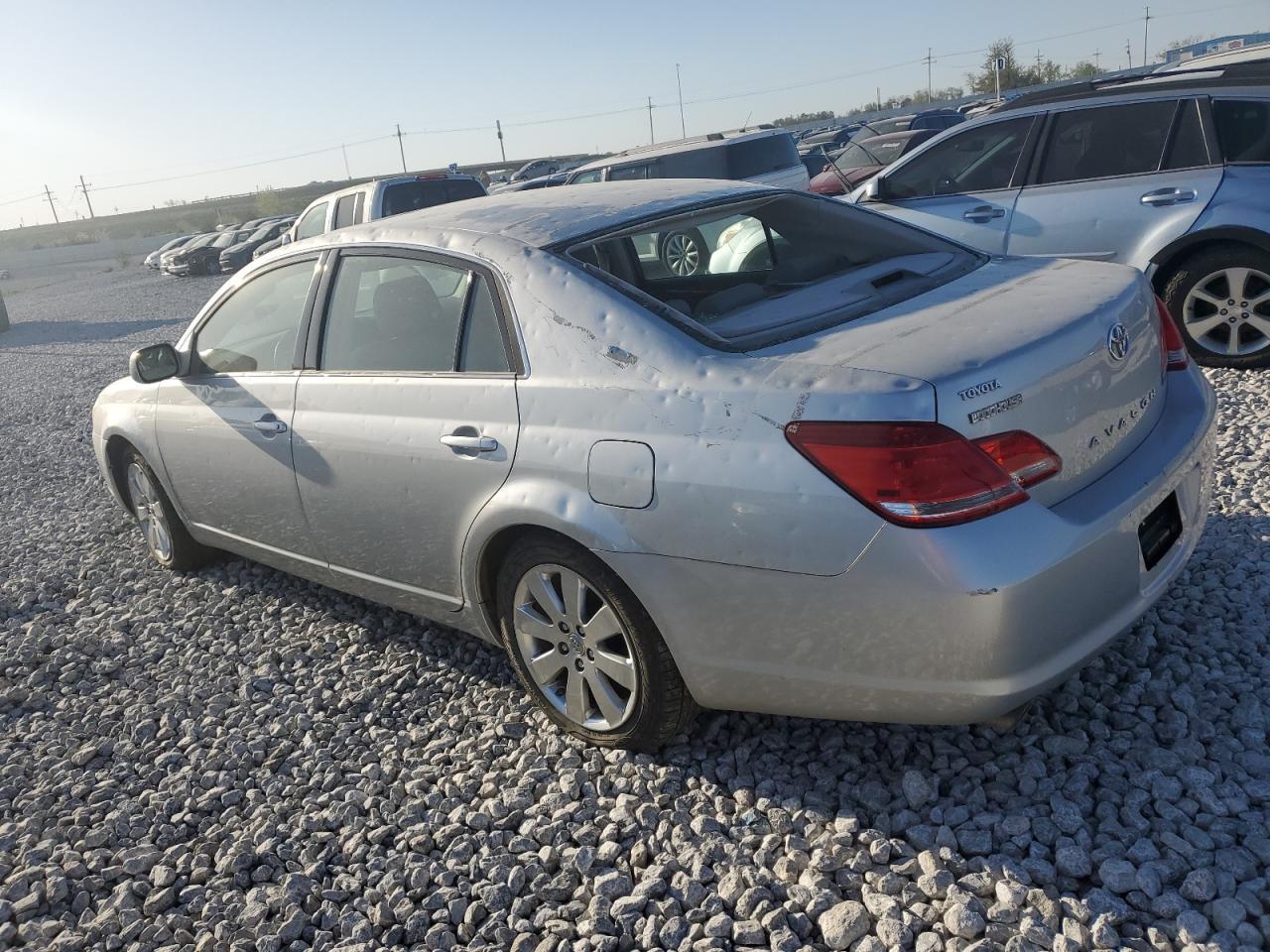 2007 Toyota Avalon Xl - Image 2