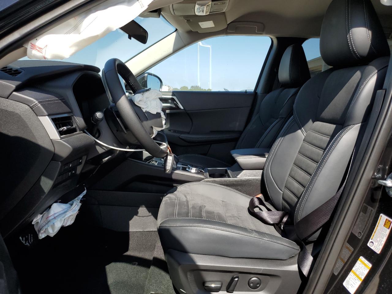 2025 Mitsubishi Outlander Se - Image 7