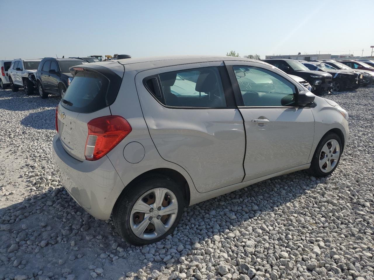 2019 Chevrolet Spark Ls - Фото 3