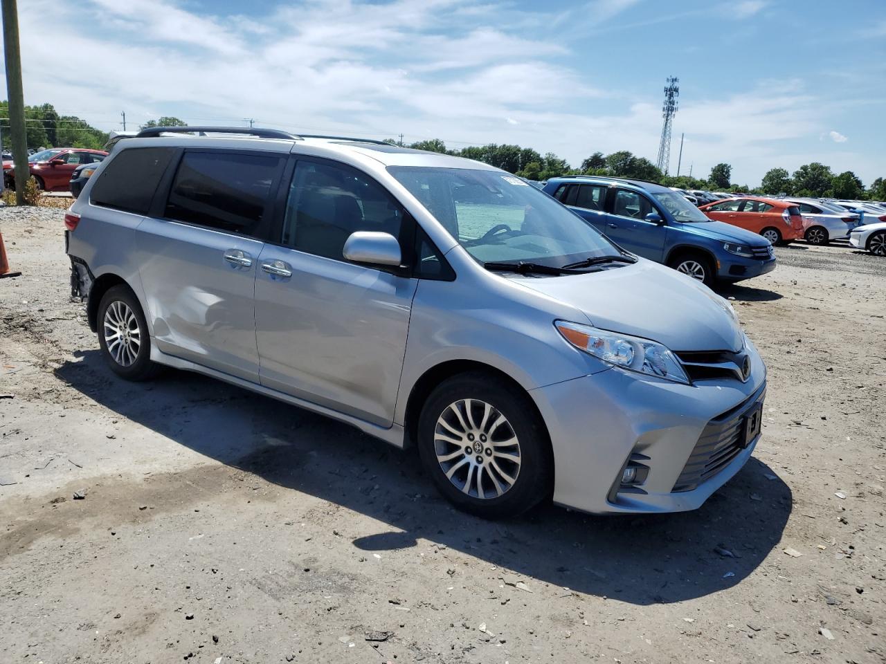 2020 Toyota Sienna Xle 8-Passenger - Фото 4