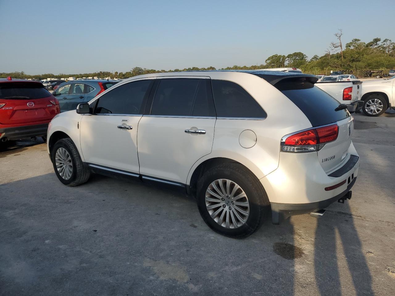 2013 Lincoln Mkx - Image 2