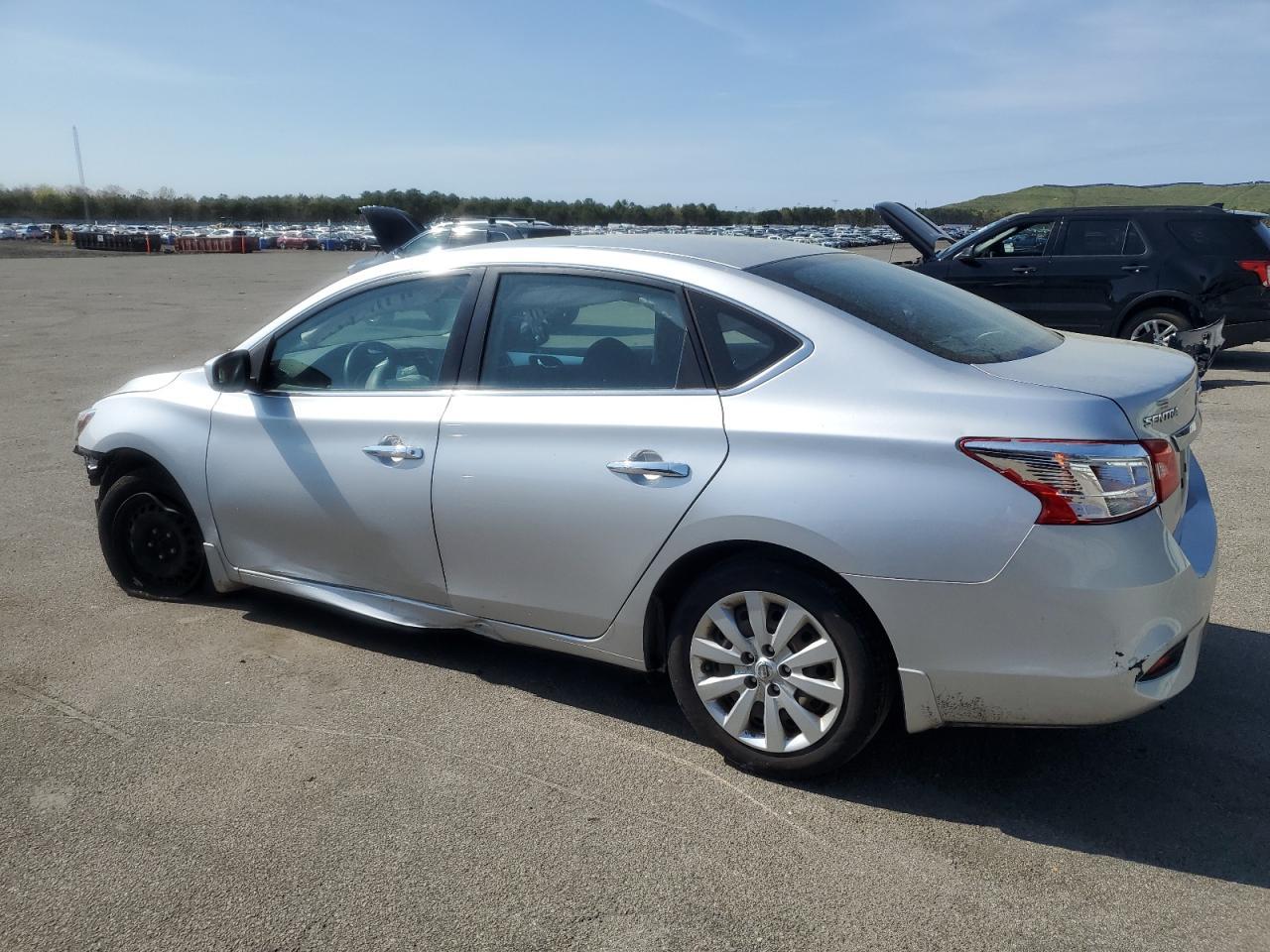 2016 Nissan Sentra S - Фото 2