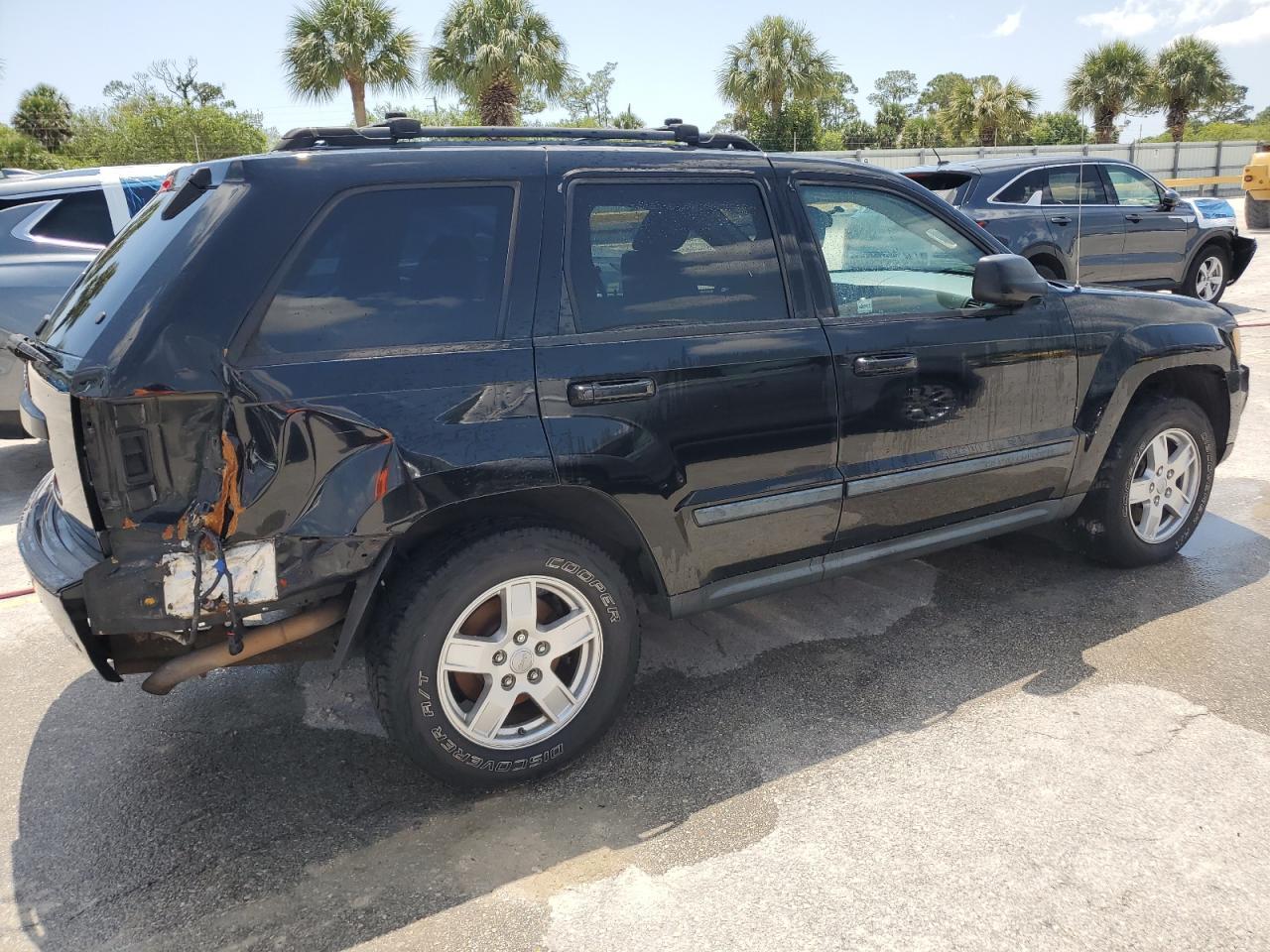 2007 Jeep Grand Cherokee Laredo - Image 3