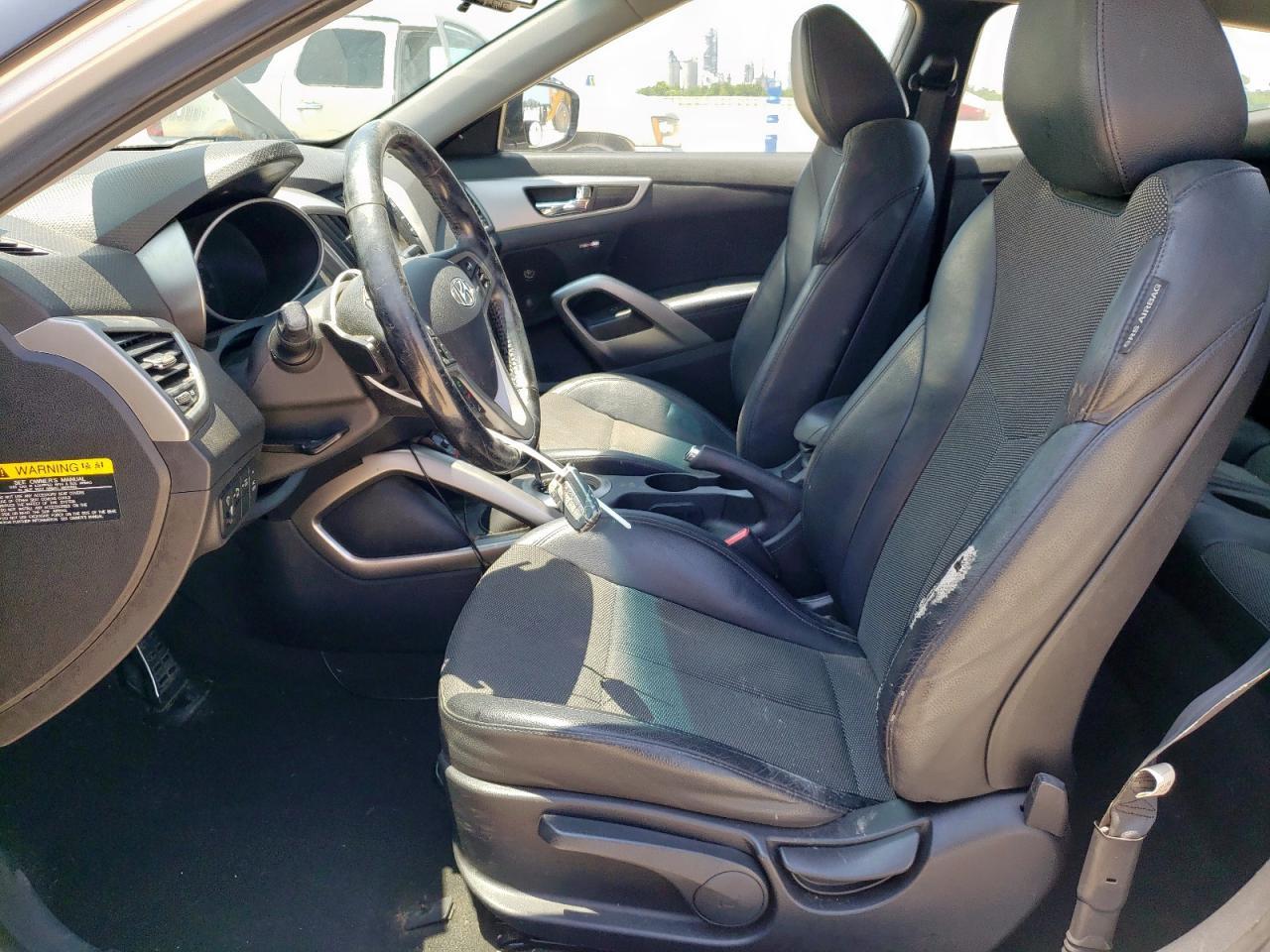 2013 Hyundai Veloster - Image 7