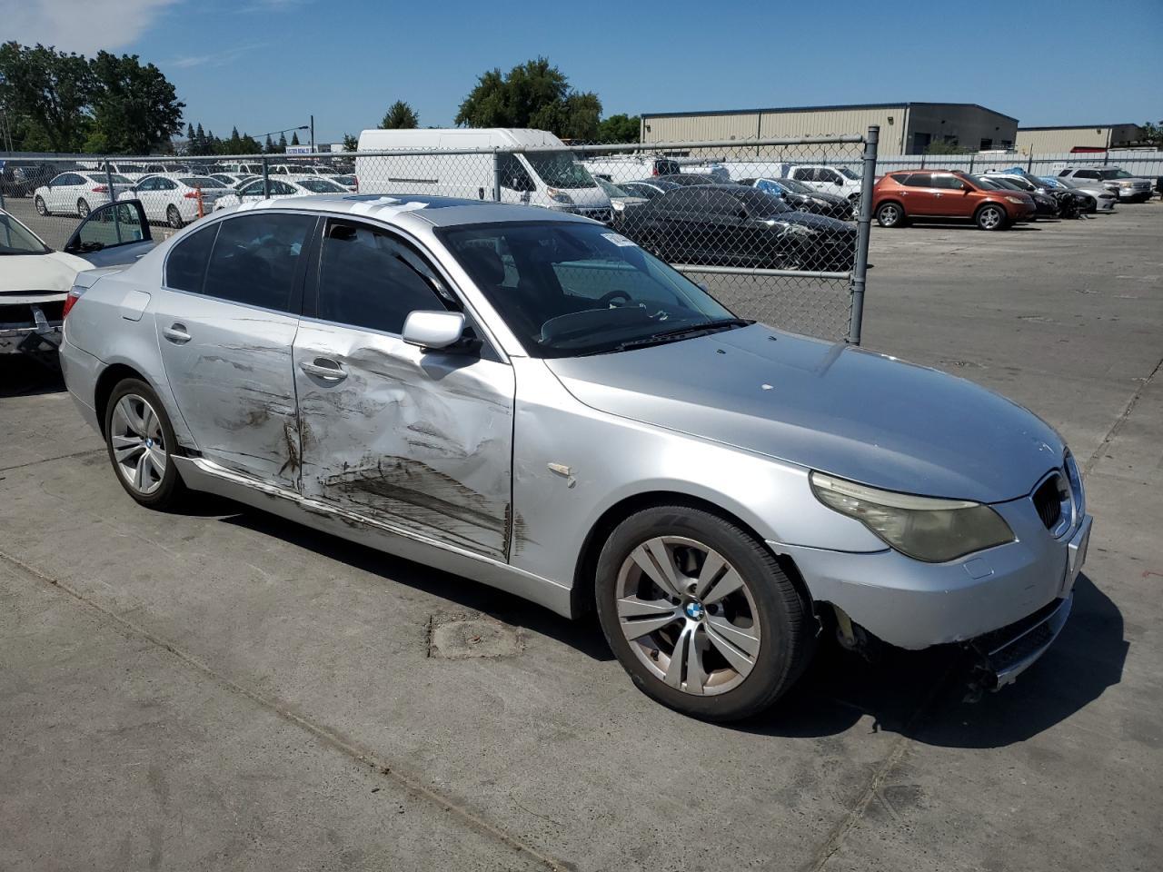 2010 BMW 528 I - Image 4