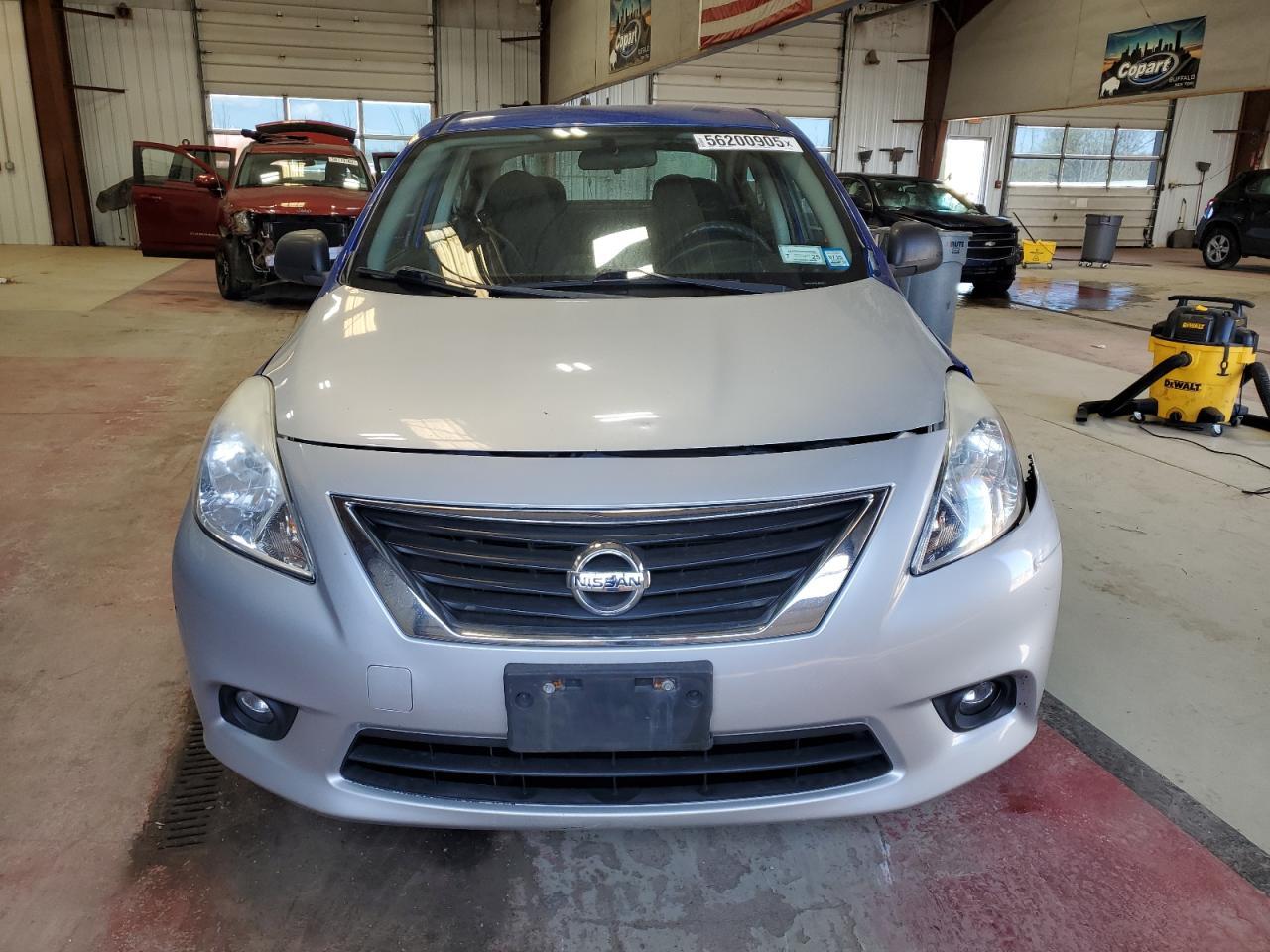 2013 Nissan Versa S - Фото 5