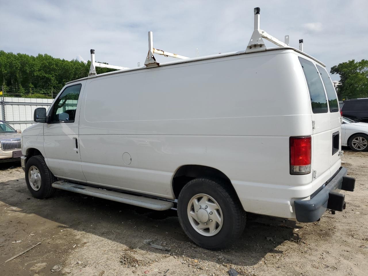 2014 Ford Econoline E250 Van - Фото 2