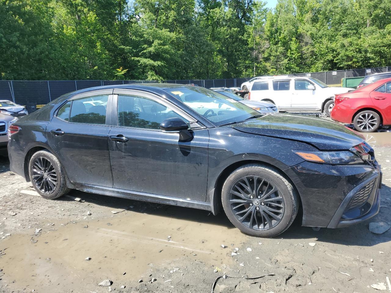 2022 Toyota Camry Se - Фото 4