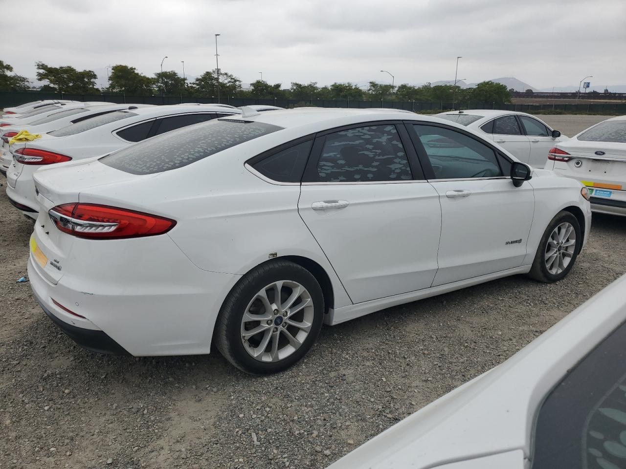 2019 Ford Fusion Se - Image 3