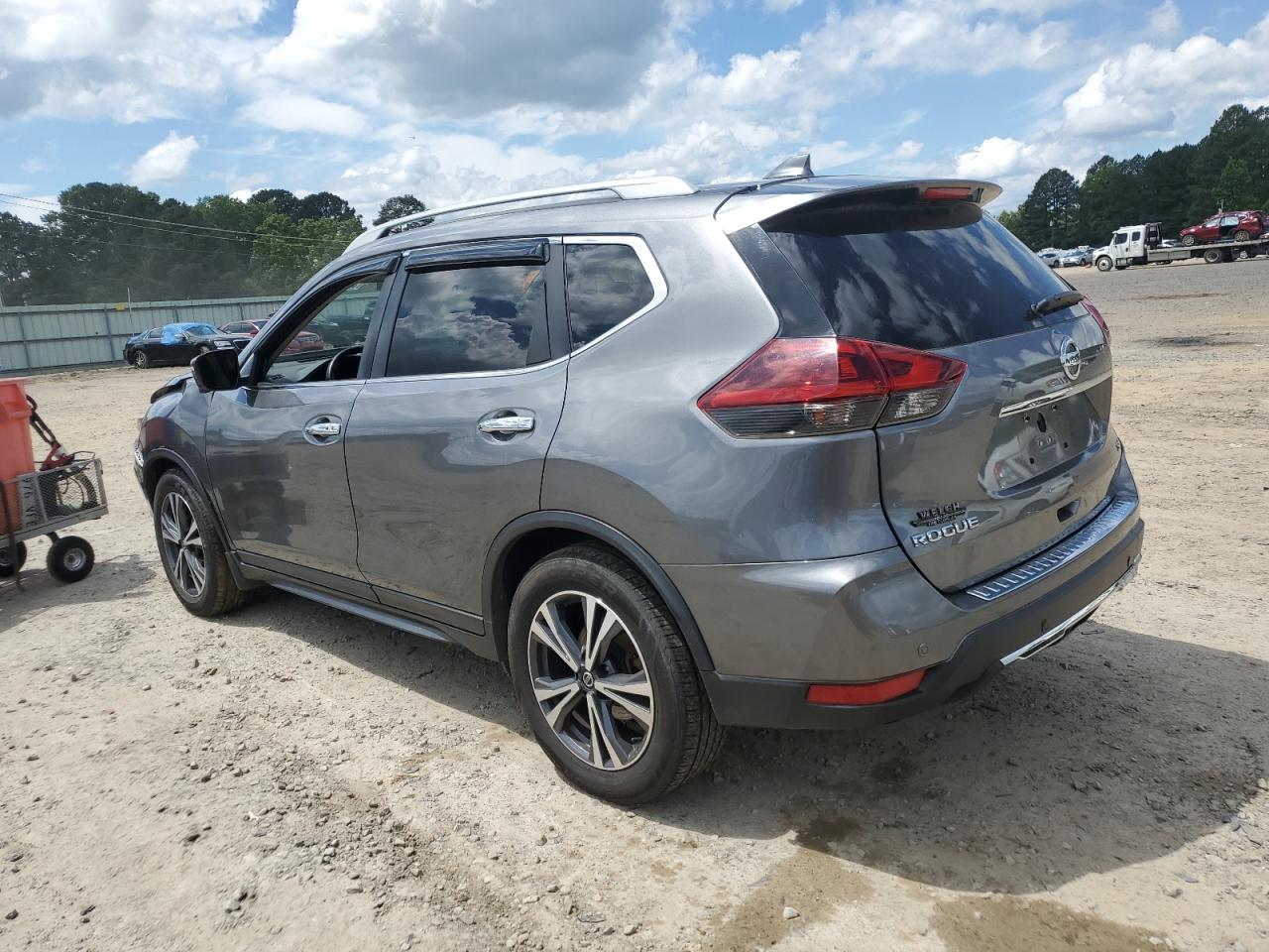 2019 Nissan Rogue Sv - Image 2