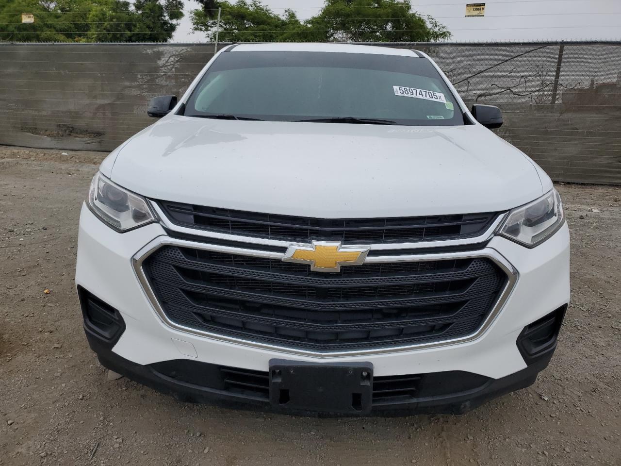 2020 Chev Traverse Ls - Фото 5