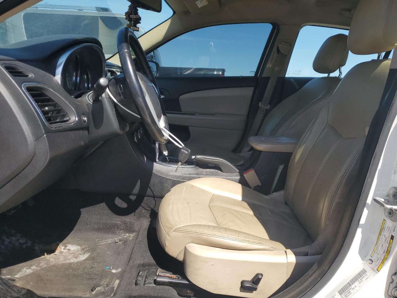 2013 Chrysler 200 Limited - Image 7