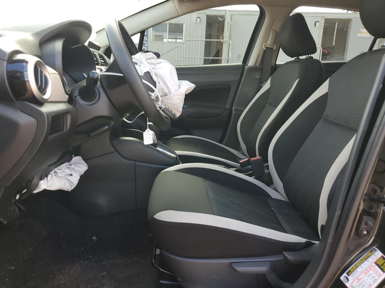 2021 Nissan Versa Sv - Image 7