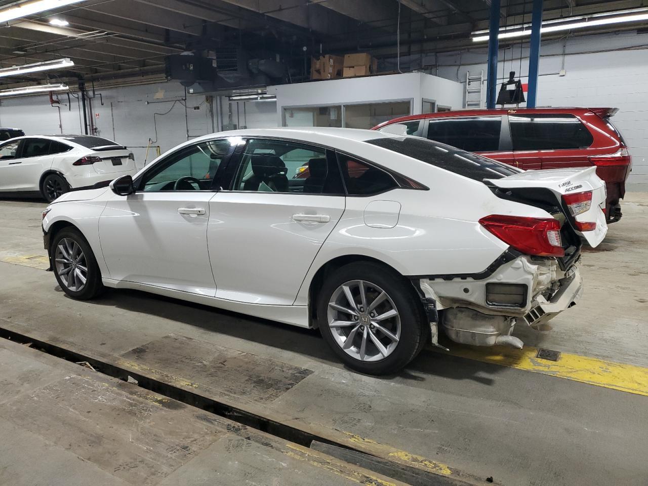 2021 Honda Accord Lx - Фото 2