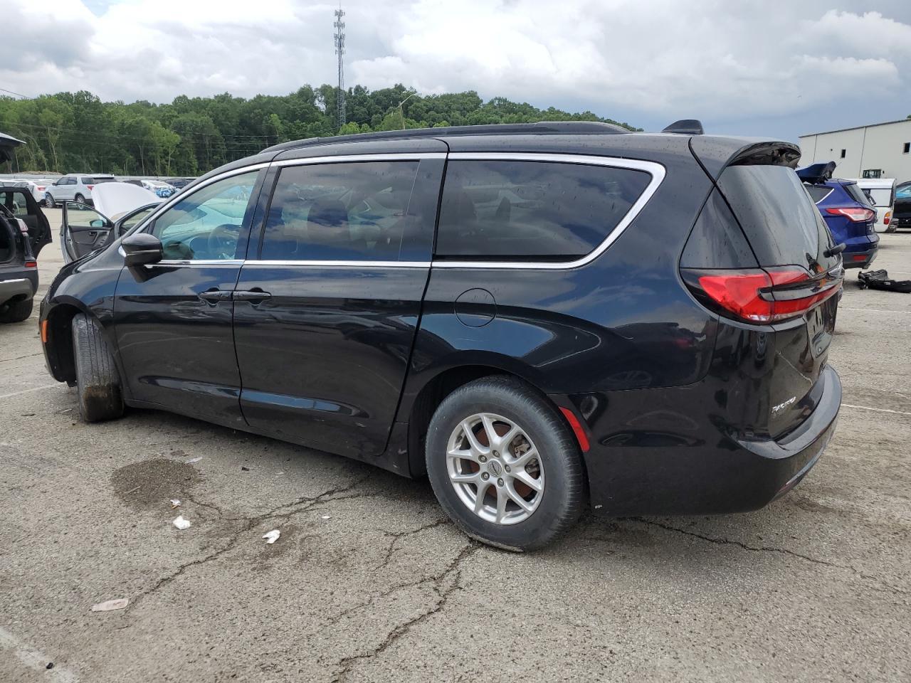 2022 Chrysler Pacifica Touring L - Фото 2