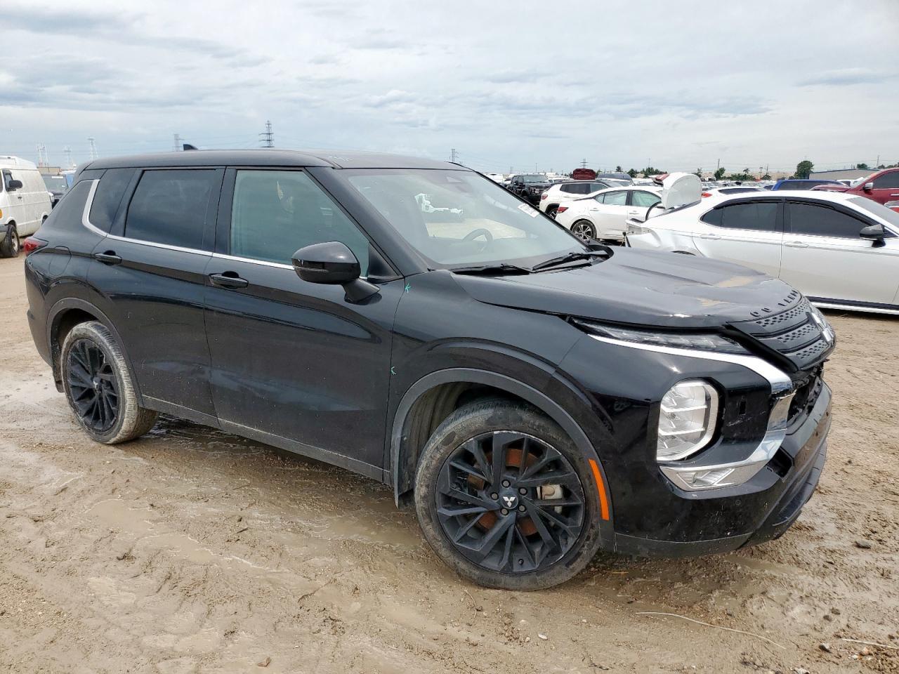 2022 Mitsubishi Outlander Se - Фото 4