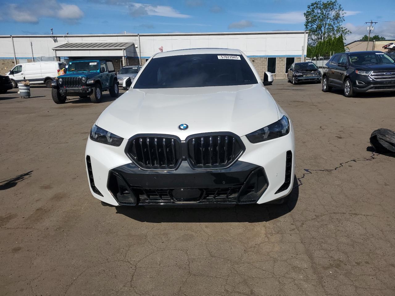 2025 BMW X6 xDrive40I - Image 5