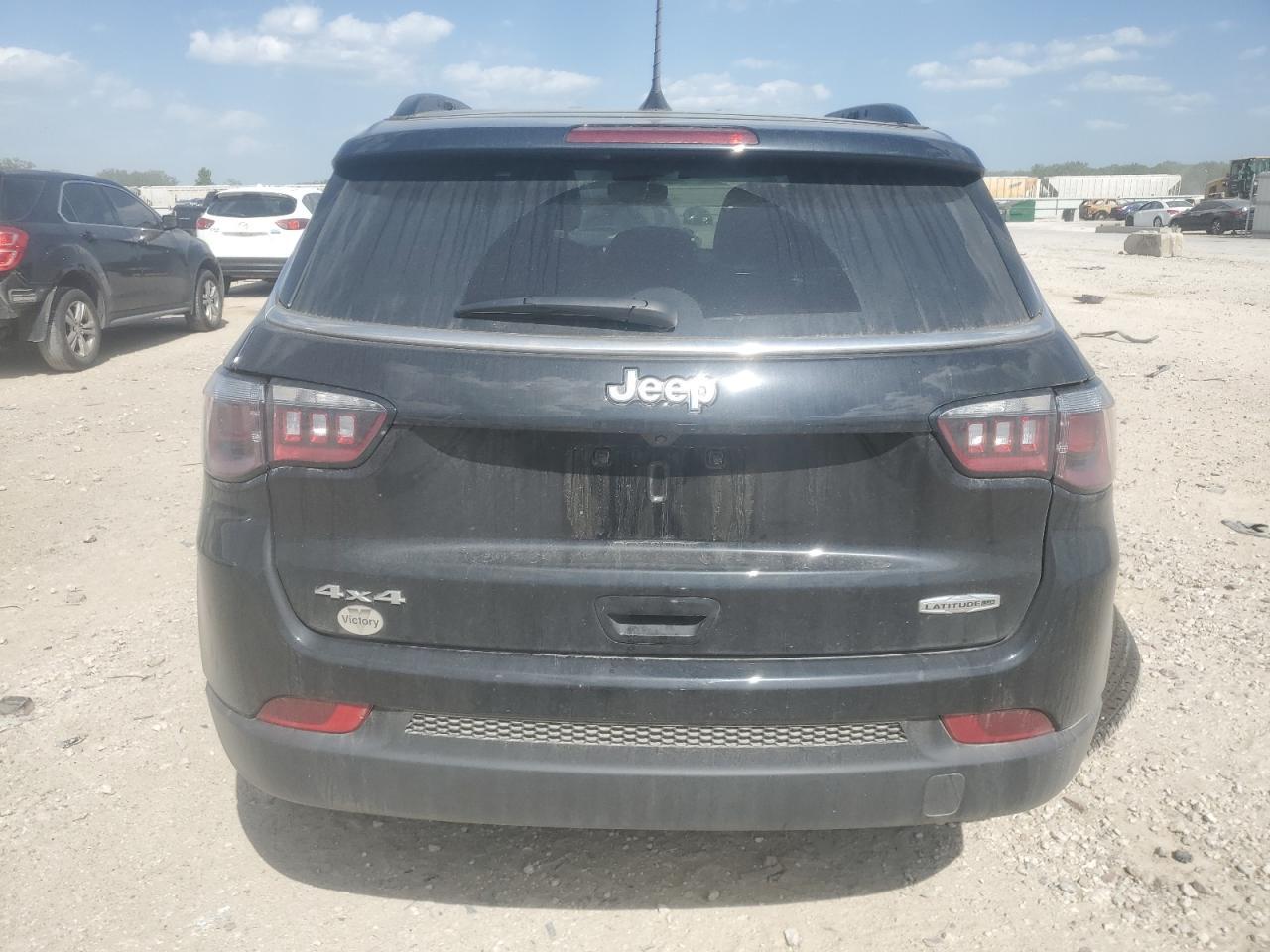 2024 Jeep Compass Latitude Lux - Image 6