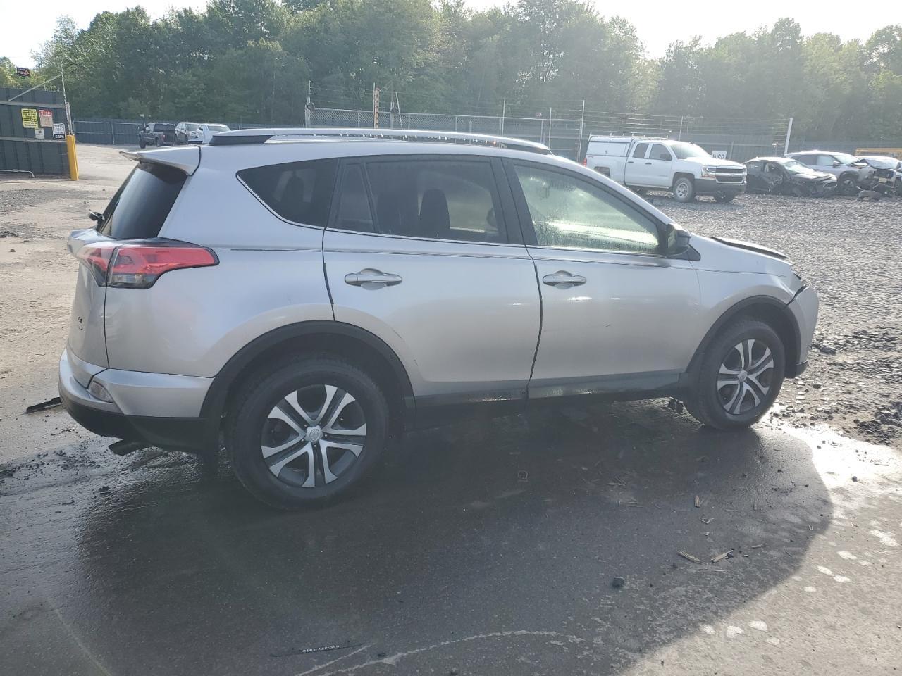 2018 Toyota Rav4 Le - Image 3